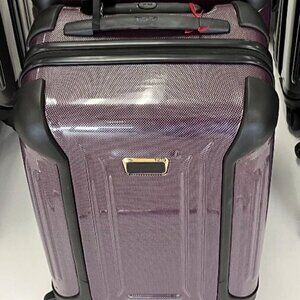Tumi Hardshell (NEW) Luggage -1 Carryon and 2 Checkin bags